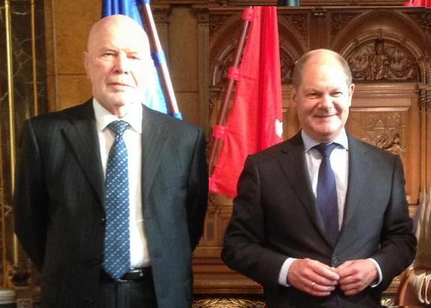 Professor Dr.Igor Buchwalow und Olaf Scholz
